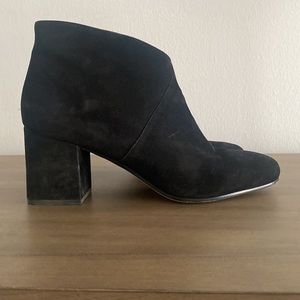 Via Spiga black suede ankle boots. Size 10 US / 40 EUR. Dust bag included